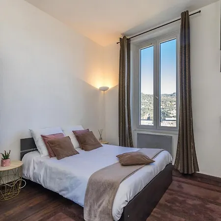 Open View 1 Bdr Swimming Pool & Garage Apartment