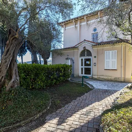 Open View 1 Bdr Swimming Pool & Garage Apartment Nice